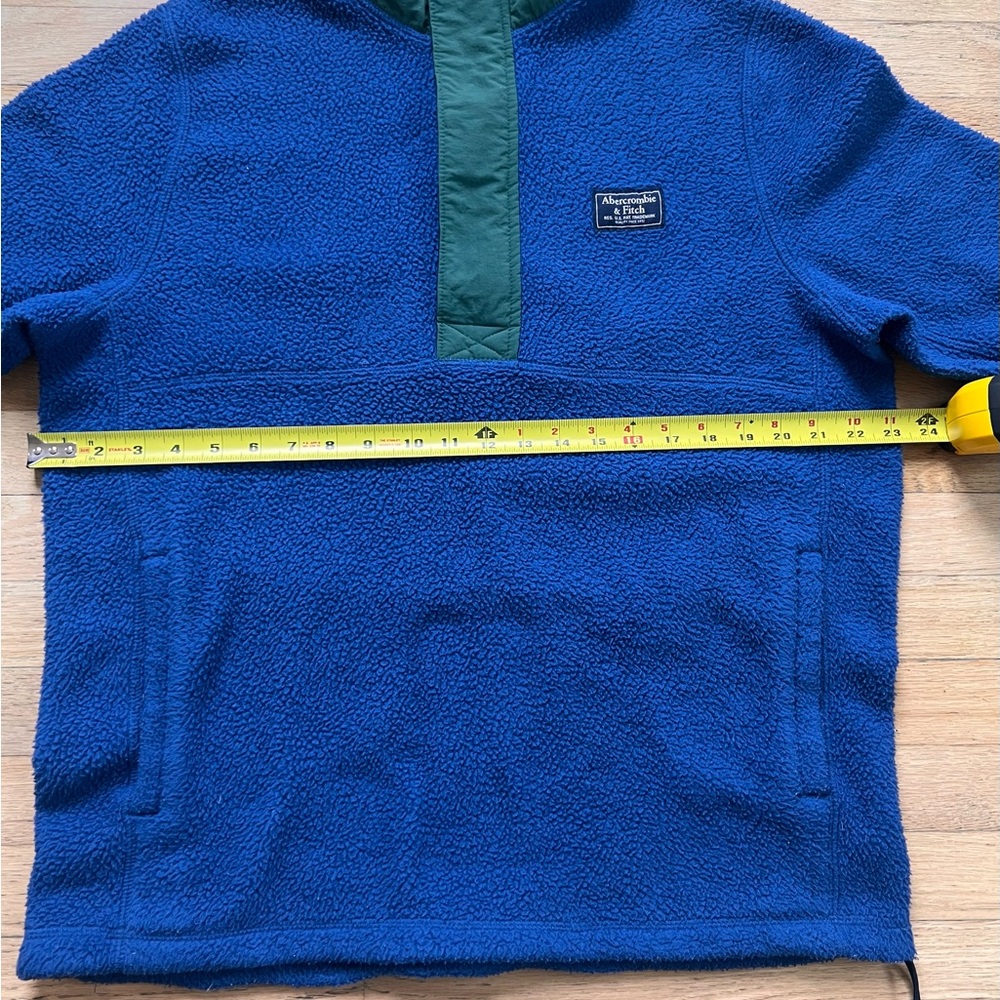 Abercrombie & Fitch Blue and Green Fleece Pullover - Picture 4 of 6